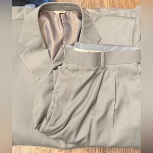 Elegant Men's Beige Luca Rossi Suit.  2 piece.  BEAUTIFULLY LINED.  48L 38x32 GJ